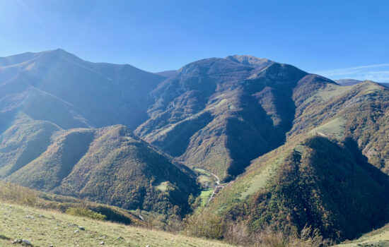 Il Monte Catria, Passeggiare Tra Le Vette Dei Monti Marchigiani